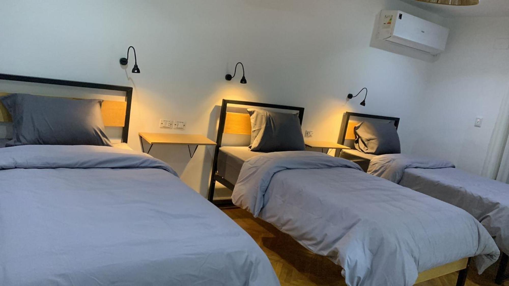 Pyramids Nights Hostel Kafrat al Jabal Bagian luar foto