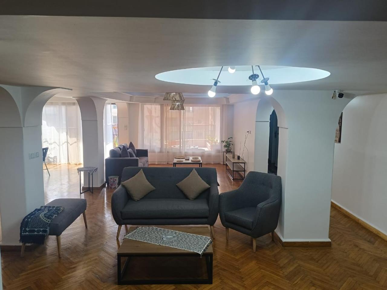 Pyramids Nights Hostel Kafrat al Jabal Bagian luar foto